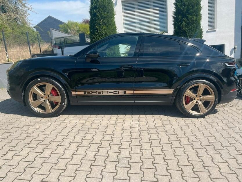 Porsche Cayenne 1.900 km 131.000 € Mainz KAstel 55252