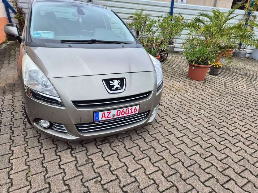 Peugeot 5008 212.840 km 4.990 € Udenheim 55288