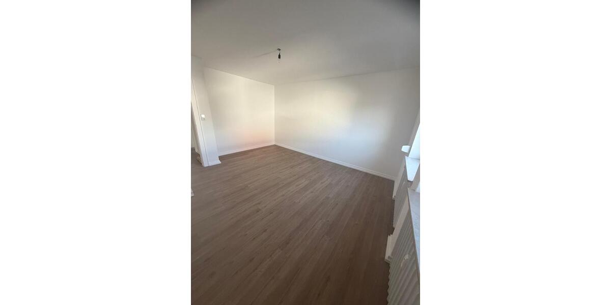 Wohnung ab 01.02.2026 Erich-Ollenhauer-Str. 4 zimmer