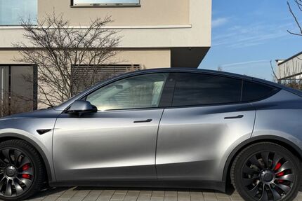 Tesla Model Y 36.500 km 39.900 &euro; Mainz 55116