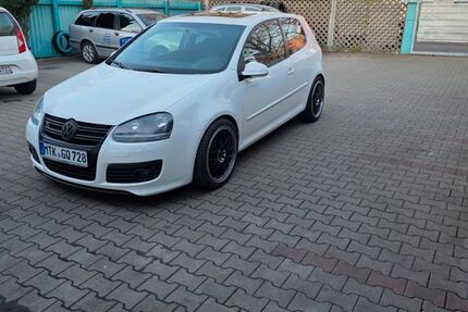 VW Golf 194.000 km 4.500 &euro; Flörsheim 65439