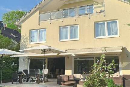 Haus zum Kaufen in Wiesbaden 1.299.000 € 200 m² 5 zimmer