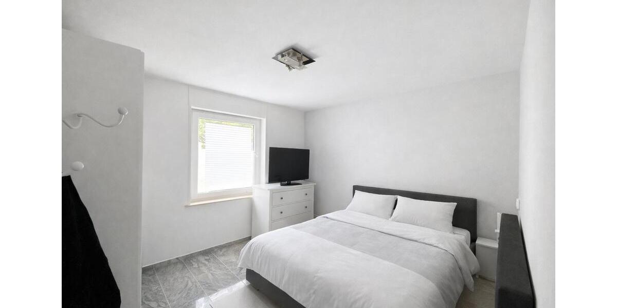 Hochparterre Wiesbaden Biebrich - 4 Zimmer, 89 m&sup2;, 399.000&euro; | Angebot:27078120