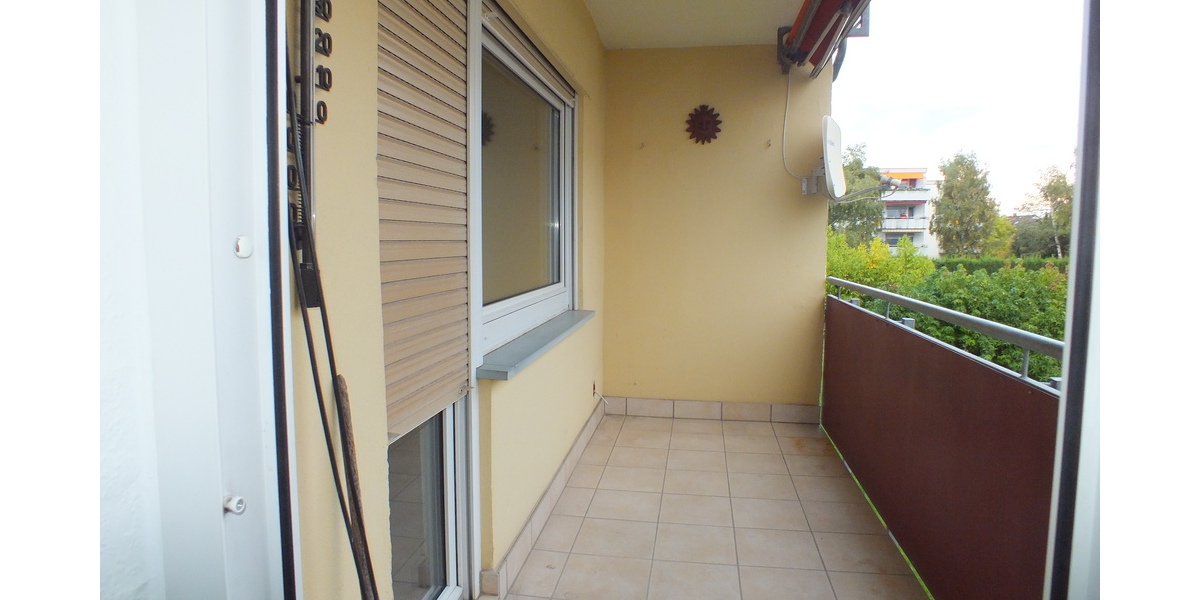 Frisch renovierte 3 Zimmer Wohnung mit ca. 75m² Wohnfläche mit Balkon und Garage - Appartement Nauheim | Angebot:26101851