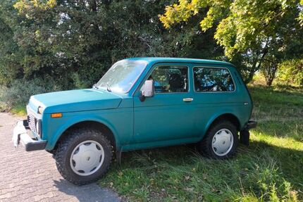 Lada Niva 65.000 km 4.500 € Frankfurt 60433