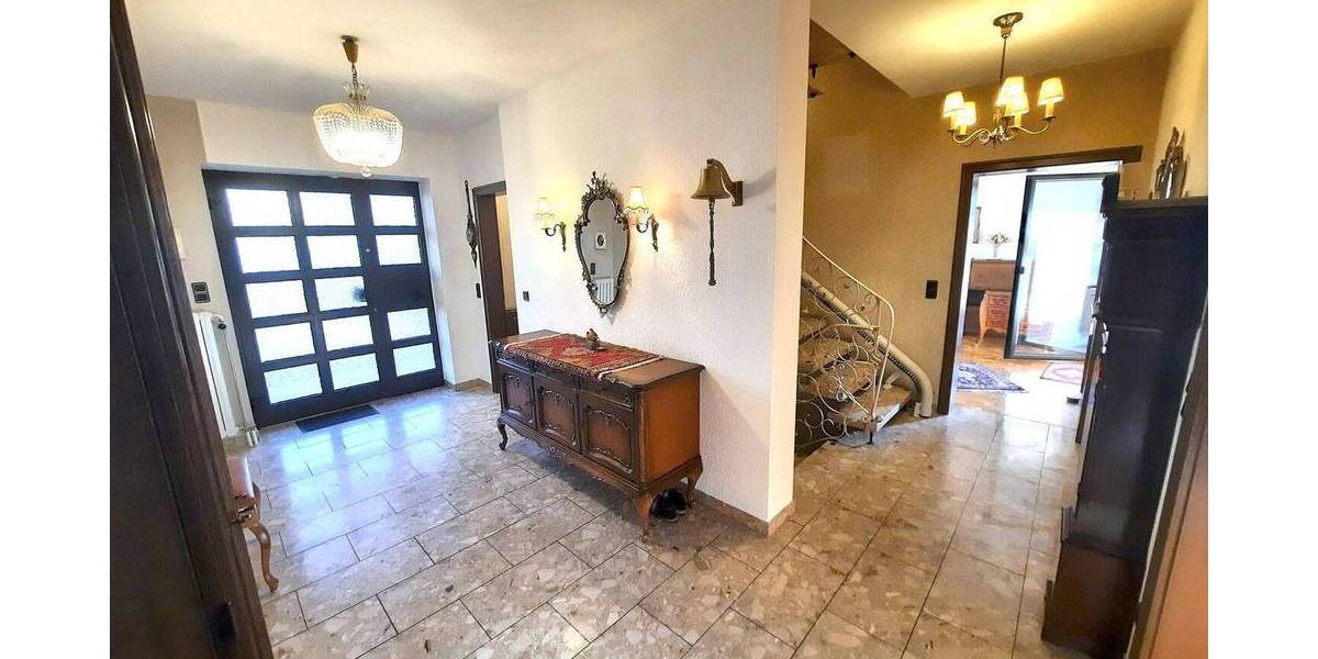 Einfamilienhaus Kriftel - 8 Zimmer, 251 m&sup2;, 980.000&euro; | Angebot:25968360