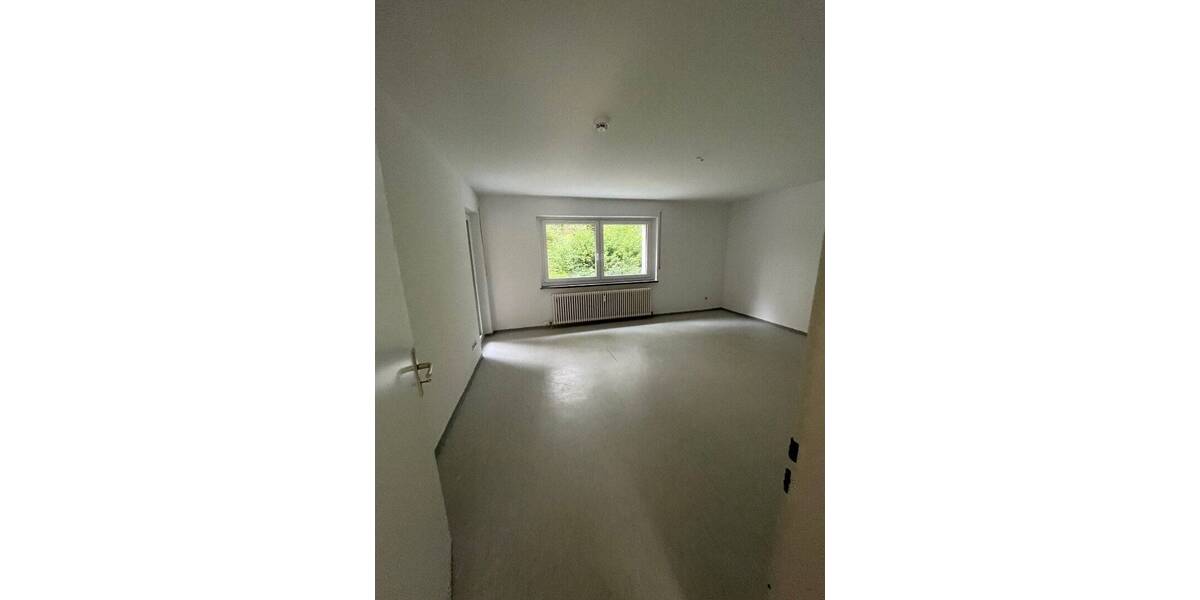 Etagenwohnung Wiesbaden Dotzheim - 4 Zimmer, 95 m&sup2;, 1.250&euro; | Angebot:25695784