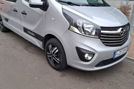 Opel Vivaro 120.000 km 19.999 € FRANKFURT 60435