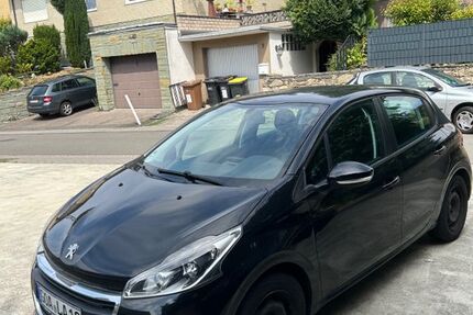 Peugeot 208 110.387 km 4.900 &euro; Gau-Algesheim 55435