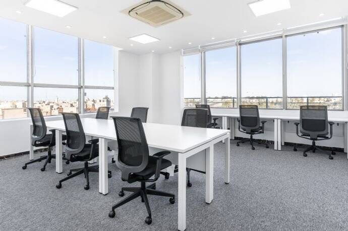 Buchen Sie Büroräume in Signature OpernTurm für 4 Personen bei denen Sie sich um nichts mehr kümmern müssen