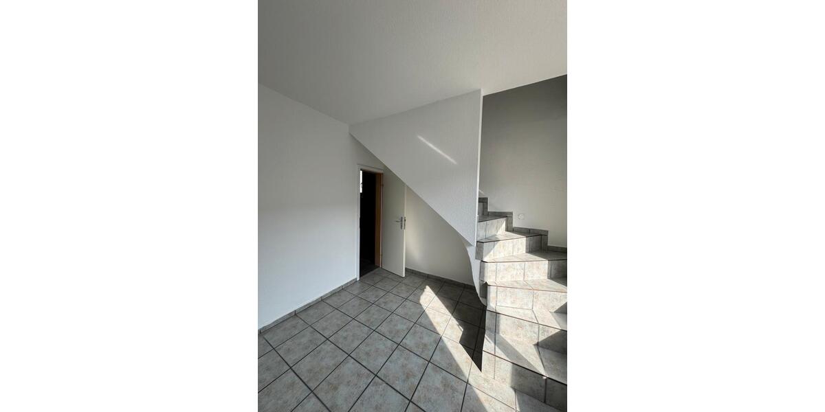 Maisonettenwohnung Taunusstein - 2.5 Zimmer, 81 m&sup2;, 1.250&euro; | Angebot:25435479