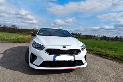 Kia pro ceed / ProCeed 95.627 km 20.590 &euro; Schwalbach am Taunus 65824