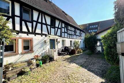 Haus Hattersheim - Eddersheim am Main Eddersheim am Main - 15 Zimmer, 395 m&sup2;, 798.000&euro; | Angebot:23254982