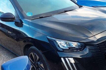 Peugeot 208 15.588 km 19.680 € Rüsselsheim 65428