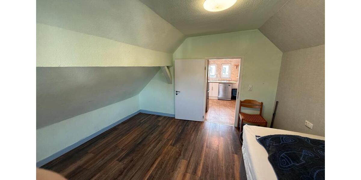 Dachgeschoßwohnung Schmitten im Taunus - 4 Zimmer, 100 m&sup2;, 900&euro; | Angebot:25258418