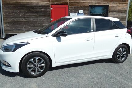 Hyundai i20 86.396 km 9.490 € Rüsselsheim 65428