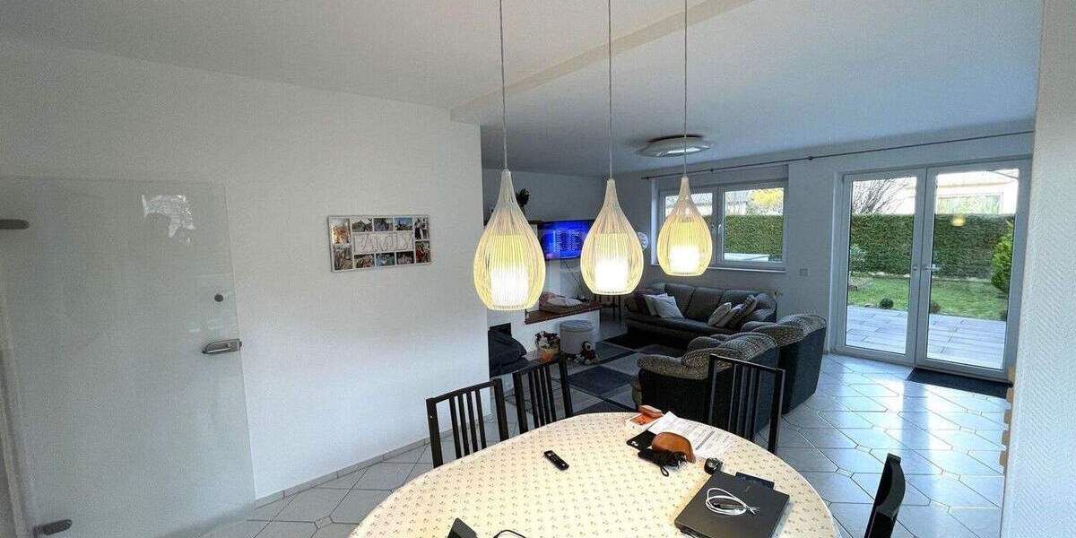 Modernes Reihenendhaus mit viel Platz und eingewachsenem Sonnengarten für viel Privatsphäre 5 zimmer