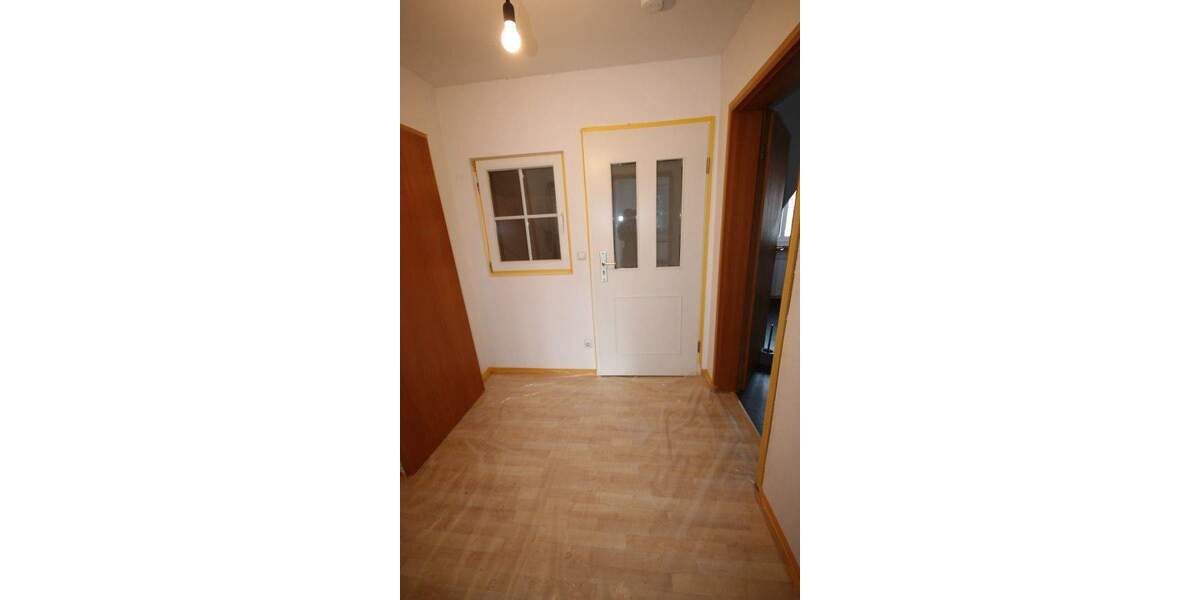 Gemütliche, renovierte 2-DG Wohnung in Eschborn + EBK 2 zimmer