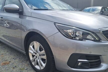 Peugeot 308 140.000 km 8.925 &euro; Kelkheim 65779