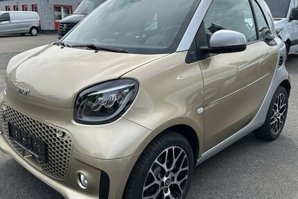 Smart EQ fortwo electric drive EQ Prime Glasdach LED 19.071 km 13.900 &euro; Mainz 55122