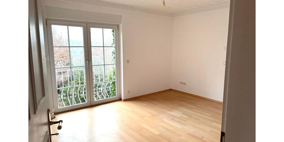 Wunderschöne, helle 4-Zimmer-Wohnung mit Ausblick ins Grüne 4 zimmer