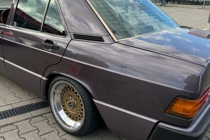 Mercedes-Benz 190 282.000 km 6.499 € Oestrich-Winkel 65375