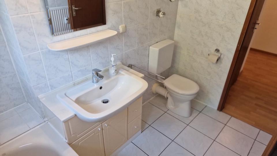 Erdgeschoßwohnung Wiesbaden Schierstein - 2 Zimmer, 65 m&sup2;, 900&euro; | Angebot:26338615