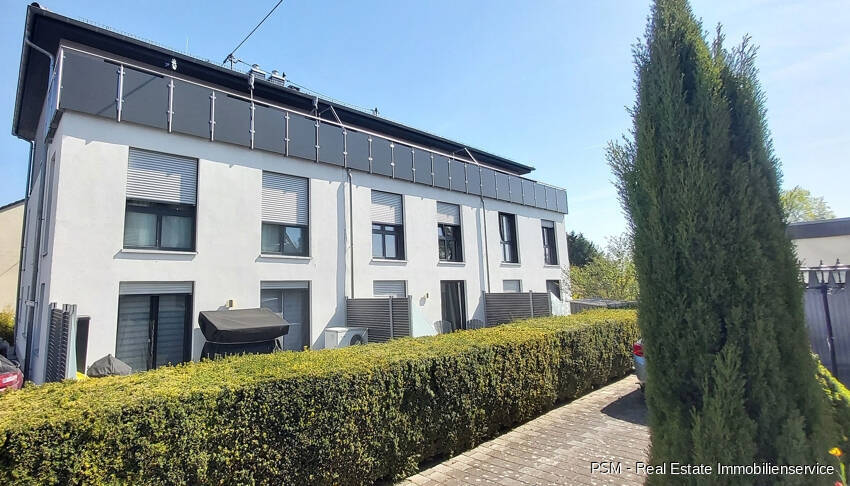 *Gehobenes und modernes Niedrigenergie Reiheneckhaus mit Terrasse und Garten in bevorzugter Lage*