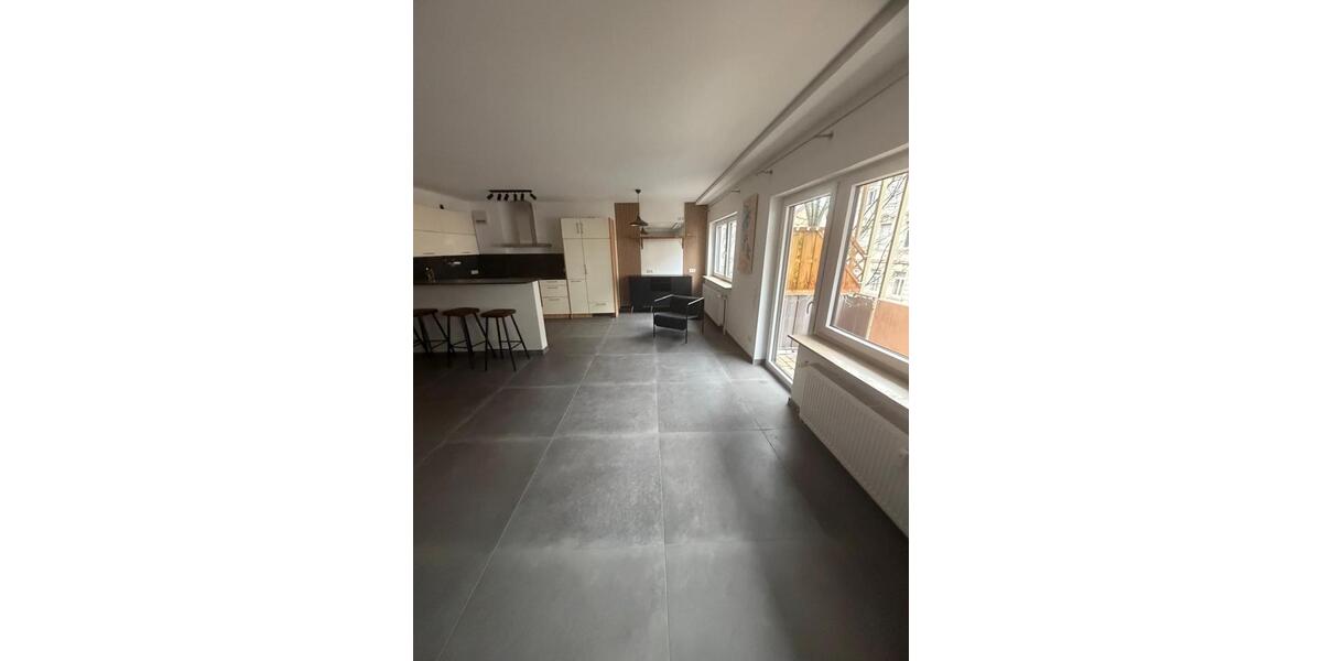 Etagenwohnung Wiesbaden Biebrich - 2 Zimmer, 73 m&sup2;, 310.000&euro; | Angebot:26221786
