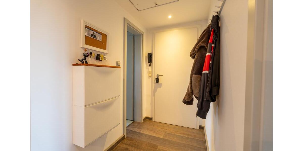 Dachgeschosswohnung mit einzigartigem Schnitt und Gartenanteil 2.5 zimmer