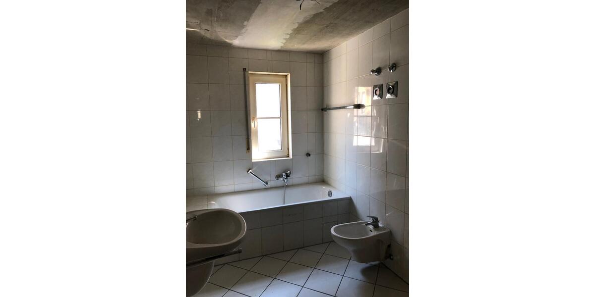 Etagenwohnung Wiesbaden Biebrich - 3 Zimmer, 71 m&sup2;, 333.000&euro; | Angebot:26990673