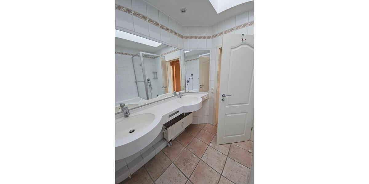 Dachgeschoßwohnung Idstein - 3 Zimmer, 74 m&sup2;, 199.000&euro; | Angebot:26994100