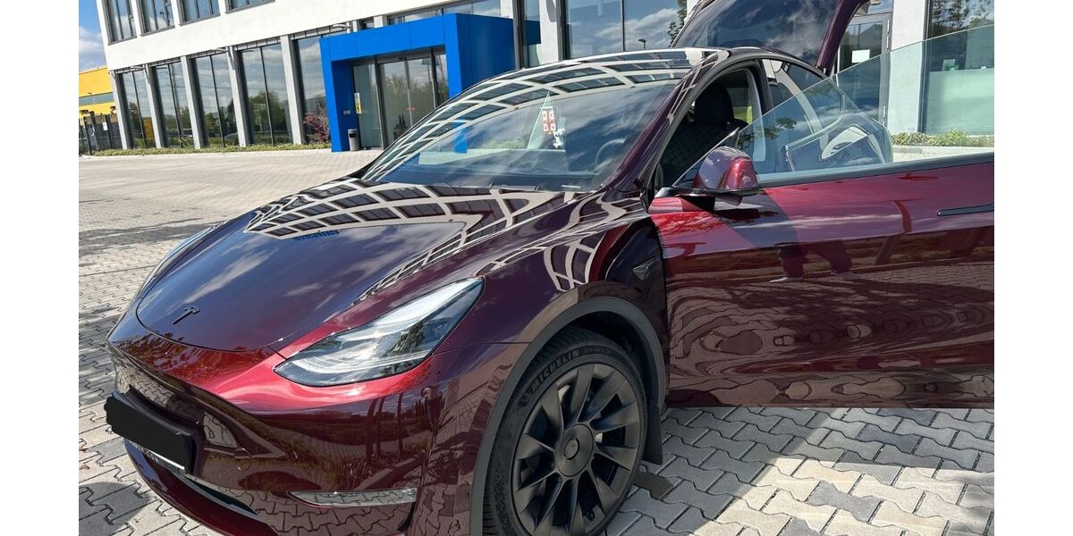 Tesla Model Y 25.000 km 46.700 € Hofheim 65719