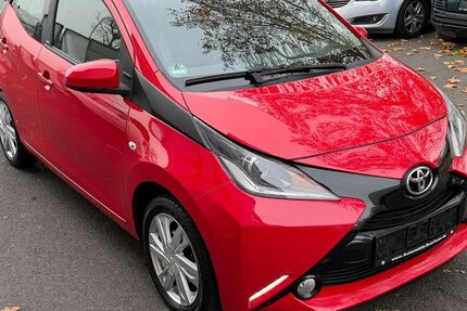 Toyota Aygo (X) 126.000 km 7.999 € Wiesbaden 65203