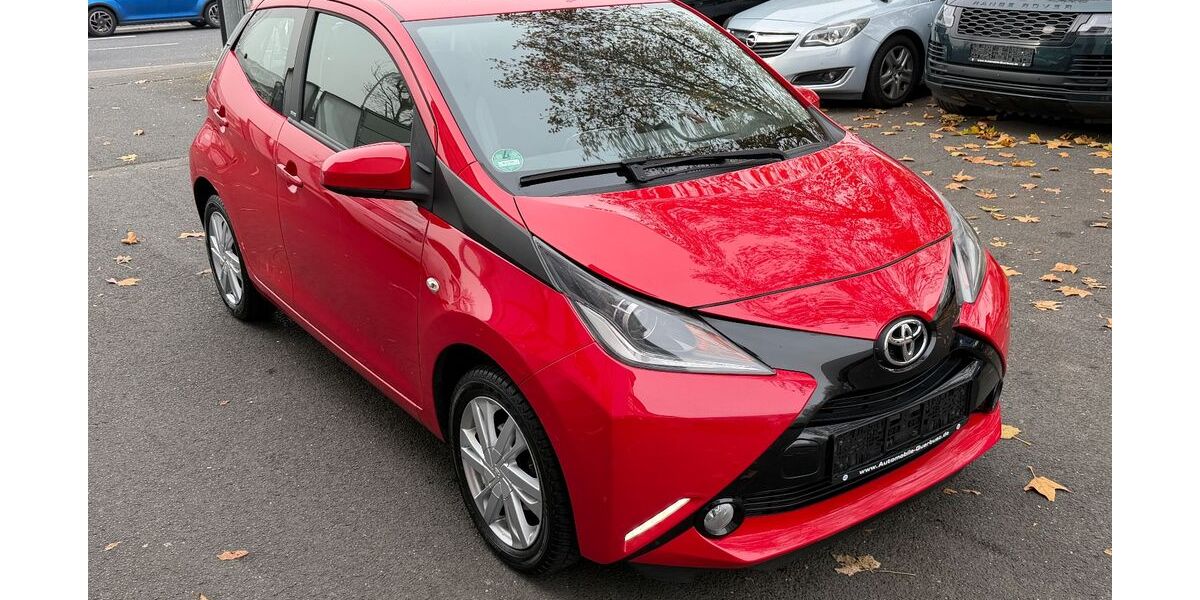 Toyota Aygo (X) 126.000 km 7.999 € Wiesbaden 65203