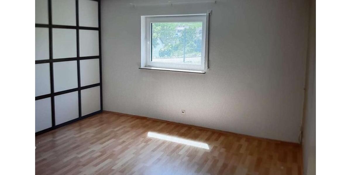 Etagenwohnung Waldems - 5 Zimmer, 155 m&sup2;, 1.180&euro; | Angebot:26577795