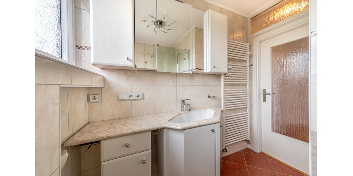 Etagenwohnung Wiesbaden Nordost - 4 Zimmer, 81 m&sup2;, 1.250&euro; | Angebot:25403321