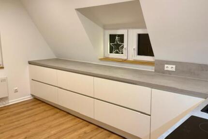 Charmante 2-Zimmer-Wohnung im Dachgeschoss, Erstbezug, top Lage 1 zimmer