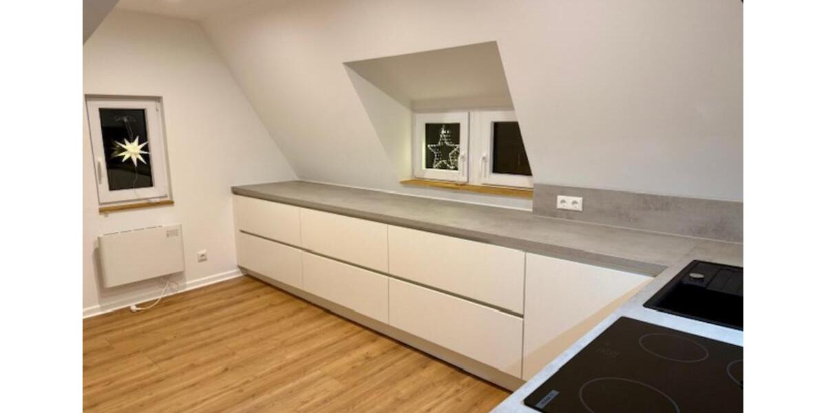 Charmante 2-Zimmer-Wohnung im Dachgeschoss, Erstbezug, top Lage 1 zimmer