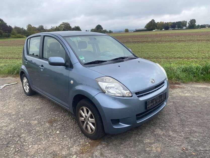 Daihatsu Sirion 172.300 km 1.999 € Wiesbaden 65203