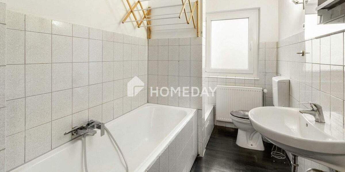 Familienidylle im Grünen - vielseitiges Zweifamilienhaus mit Ausbaureserve 6 zimmer