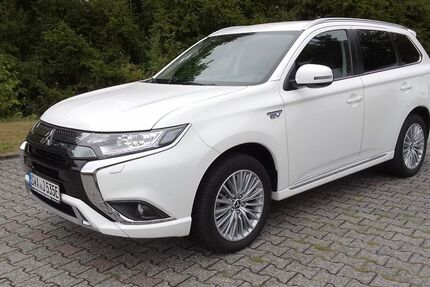 Mitsubishi Plug-in Hybrid Outlander 65.000 km 18.900 &euro; Waldems 65529