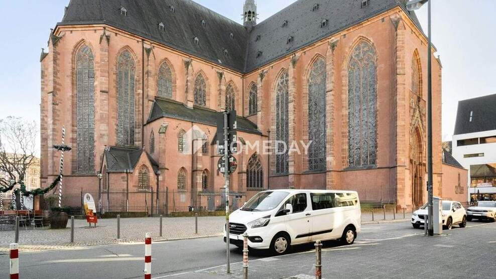 Modernisierte 2,5-Zimmer-Wohnung mit Loggia in zentraler Lage am Frankfurter Römer 3 zimmer