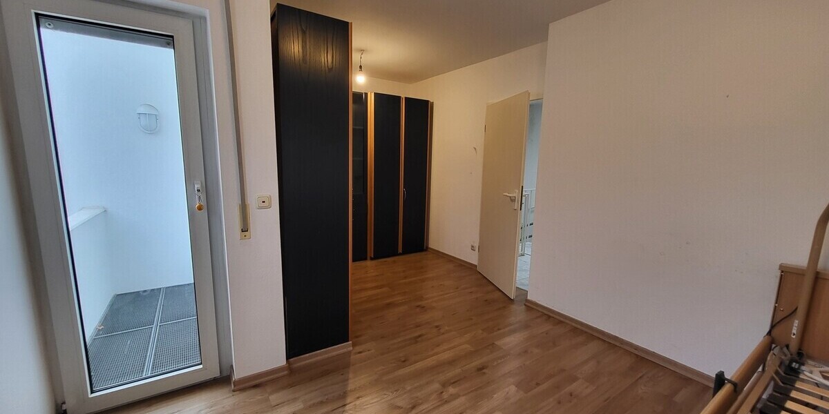 RMH mit Garage, 2 Balkonen, Garten und Terrasse - Reihenmittelhaus Wiesbaden Klarenthal | Angebot:26348335