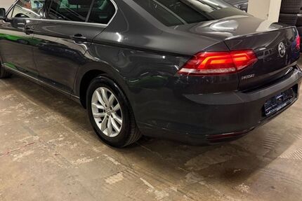 VW Passat 277.300 km 9.380 &euro; Mainz 55129