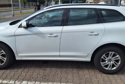Volvo XC60 132.000 km 19.900 &euro; Dienheim/Oppenheim 55276