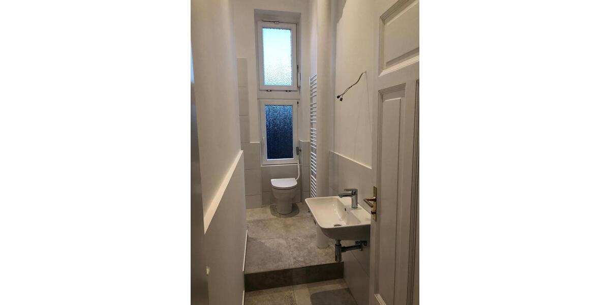 Etagenwohnung Wiesbaden Klarenthal - 5 Zimmer, 125 m&sup2;, 2.200&euro; | Angebot:26404973