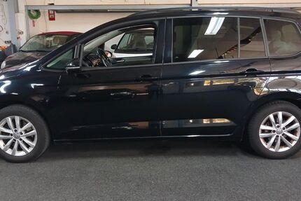 VW Touran 122.990 km 12.900 &euro; Rüsselsheim 65428