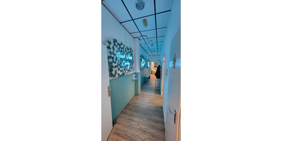 Nachmieter für Komplett eingerichtetes Beauty- & Friseurstudio – sofort starten zimmer