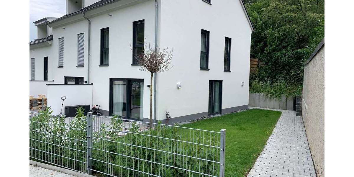 Haus zum Mieten in Wiesbaden 3.000 € 160 m² 7 zimmer